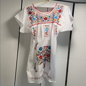 Embroidered dress size medium